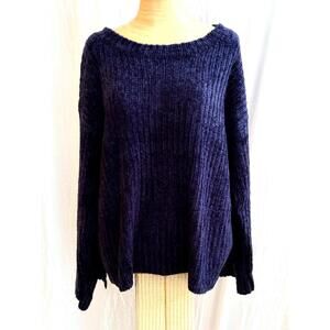 🆕LISTING🆕 UNIQ via Variazoni blue chenille sweater